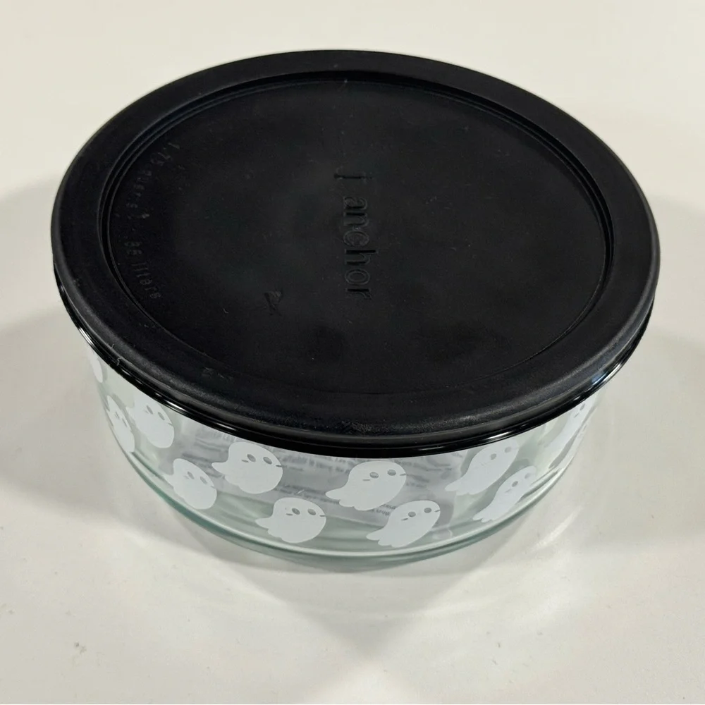 Anchor Hocking Halloween 7 Cup Bowl Black Lid Ghost Glass Storage Container USA